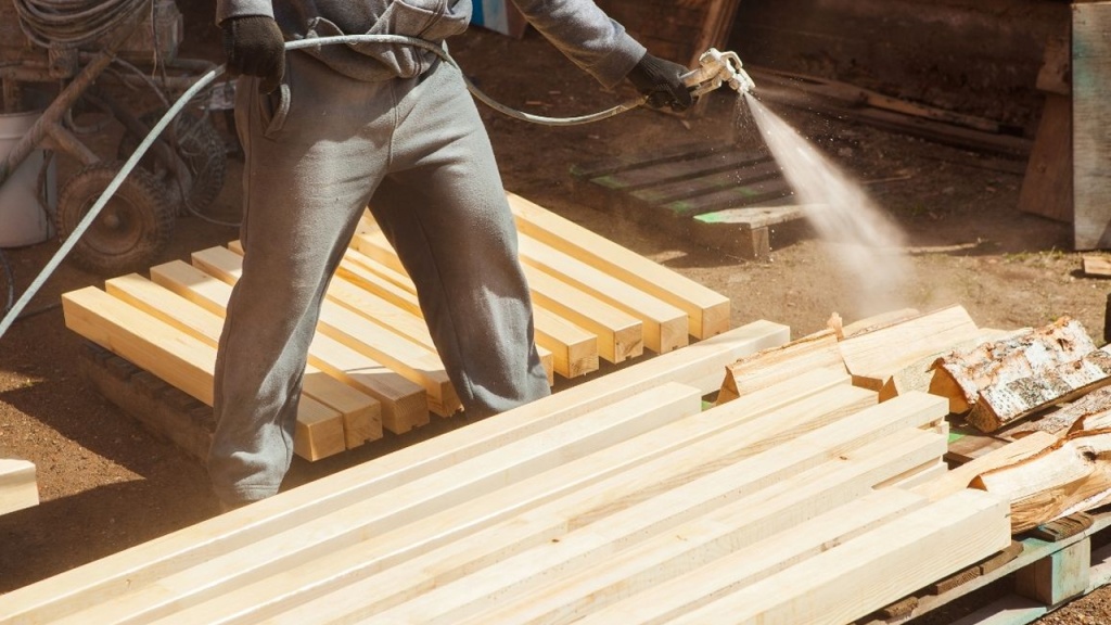 огнебиозащитная обработка дерева